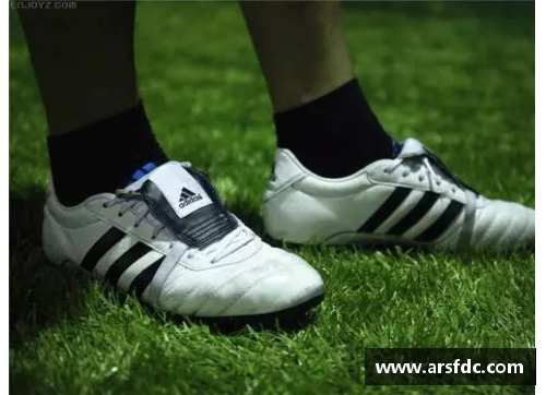 炫动足球鞋：体育衍生品的新活力